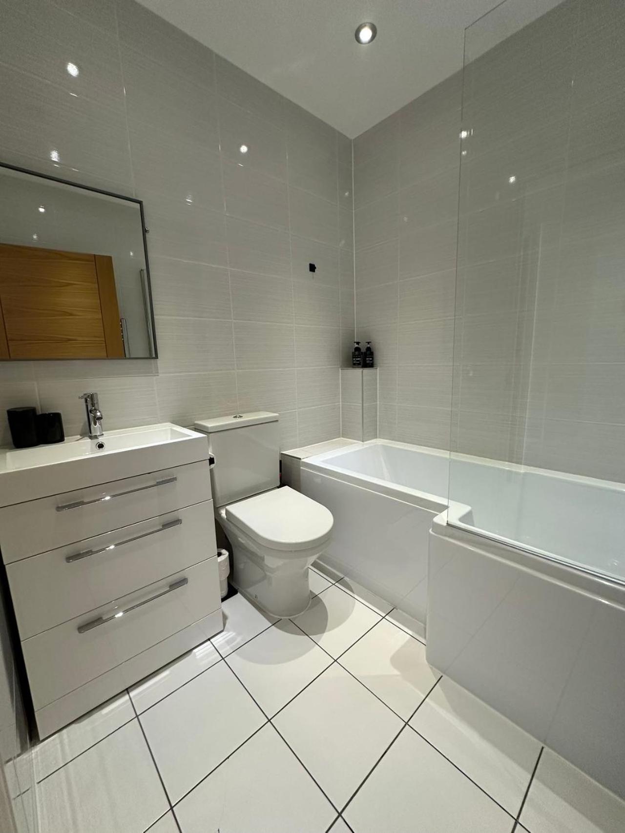 Spacious 4Br 4Ba Gated Townhouse With Balconies, Central Jq Μπέρμιγχαμ Εξωτερικό φωτογραφία