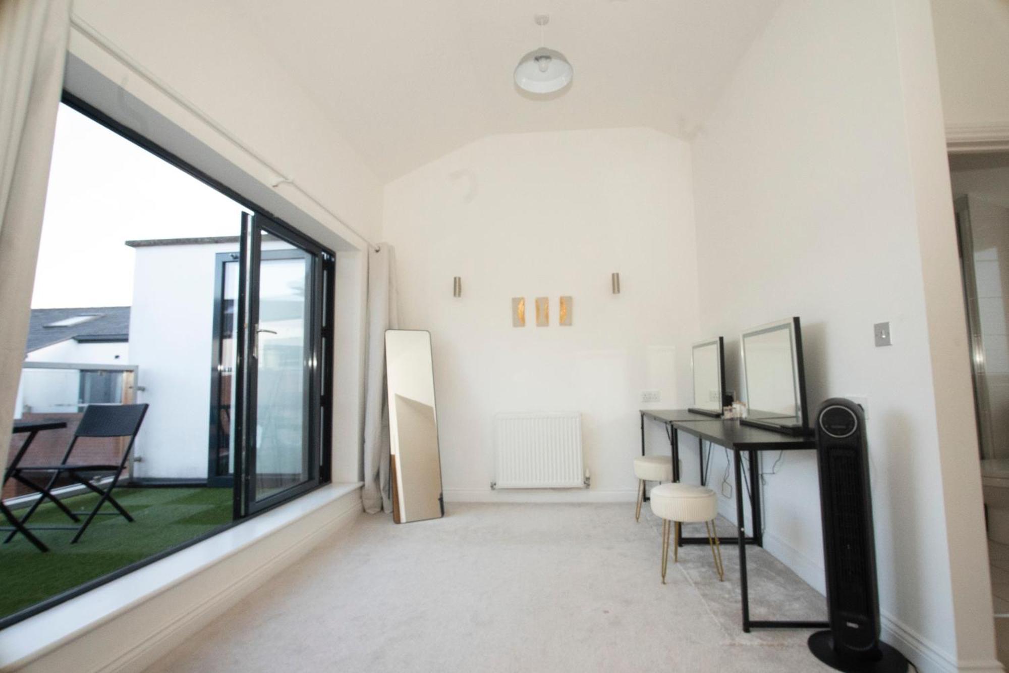 Spacious 4Br 4Ba Gated Townhouse With Balconies, Central Jq Μπέρμιγχαμ Εξωτερικό φωτογραφία